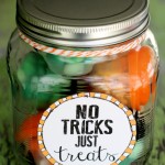 No Tricks, Just Treats Jar! Such a cute and easy Halloween gift