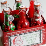 Christmas Pop Bottle Set. Cute gift idea. Free printables at { lilluna.com }