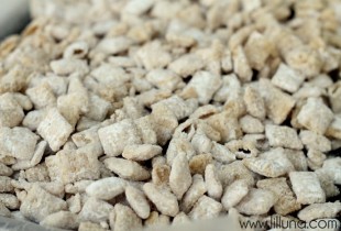 White Chocolate Puppy Chow. Recipe on { lilluna.com }