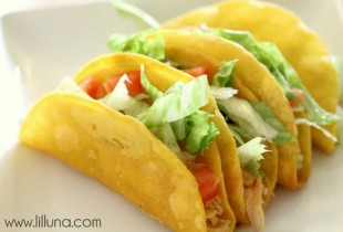 Restaurant Style Chicken Tacos. These are the best! { lilluna.com }