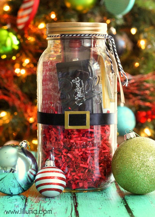 Super Cute and Simple Santa Jar Gift filled with favorite things - tutorial on { lilluna.com }