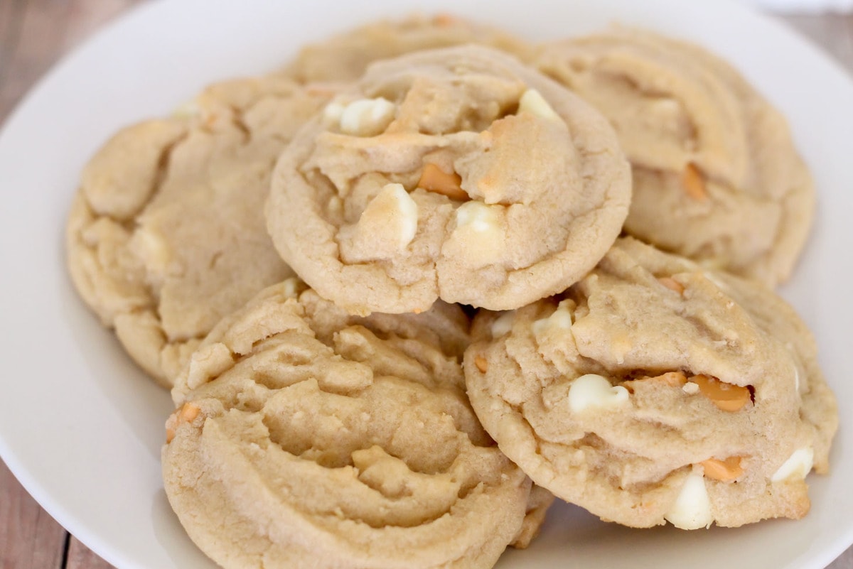 White chocolate cookies on plate