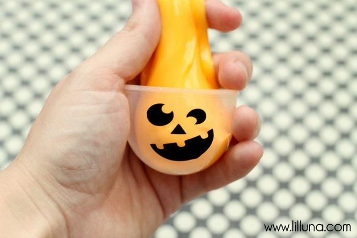 Halloween Gak Treats - every kid would come knocking on your door if you were handing out these! { lilluna.com }