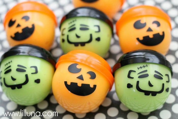 Halloween Gak Treats - every kid would come knocking on your door if you were handing out these! { lilluna.com }