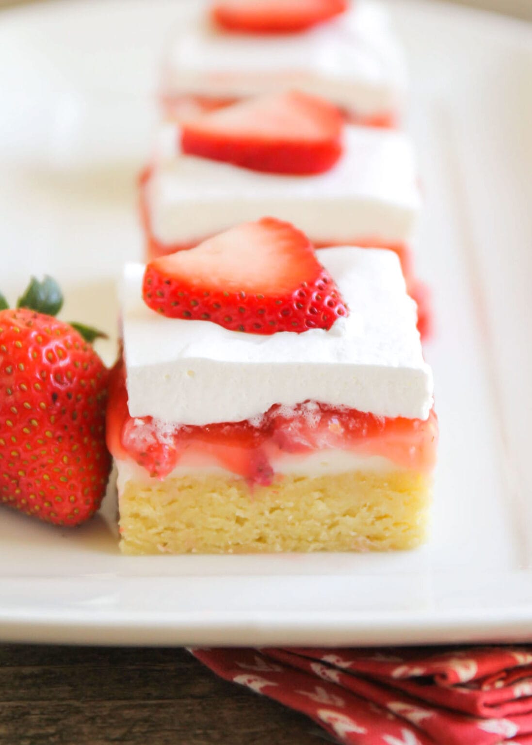 Strawberry Cream Cheese Bars {W/ Sugar Cookie Crust} | Lil' Luna