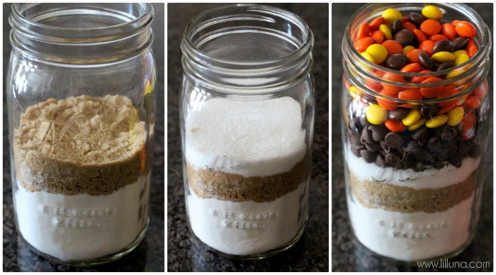Fall Cookies in a Jar Gift with free recipe tag on { lilluna.com } This makes a great gift & is so easy to put together!