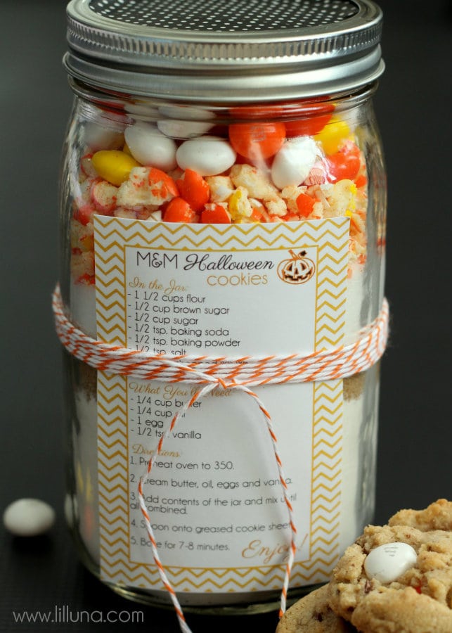 CUTE Halloween Cookies Jar Gift Idea. Cookie ingredients including white chocolate m&m's & recipe-so simple & easy!