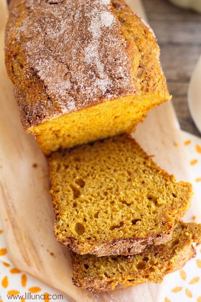 The most delicious Pumpkin Bread recipe filled with so much flavor. Best part?! No yeast involved! It's a favorite fall treat. { lilluna.com }