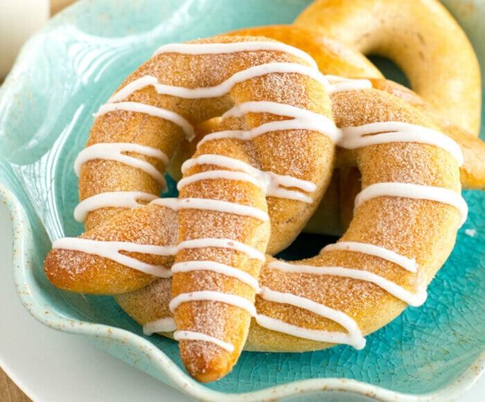 Cinnamon Pretzels {Soft, Buttery & Sweet} Lil' Luna