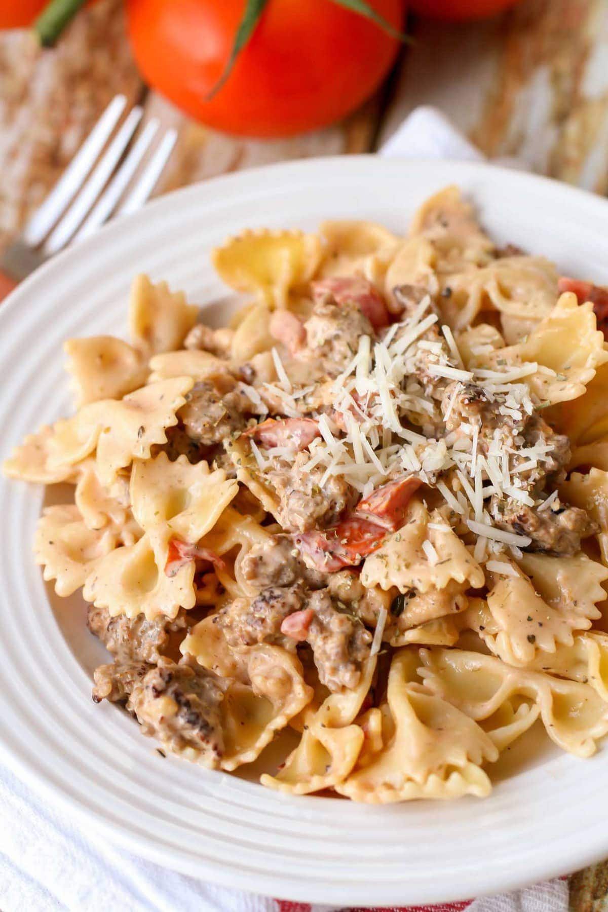 Easy Italian Sausage Pasta (+VIDEO) | Lil' Luna