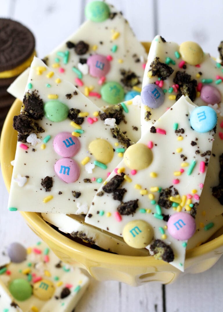 Easter Oreo Bark {With M&M's & Sprinkles} Lil' Luna