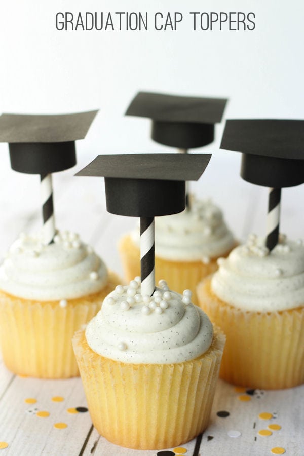Super Cute DIY Graduation Cap Cupcake Toppers! Tutorial on { lilluna.com } All you need is some scrapbook paper, scissors, glue, & straws!!