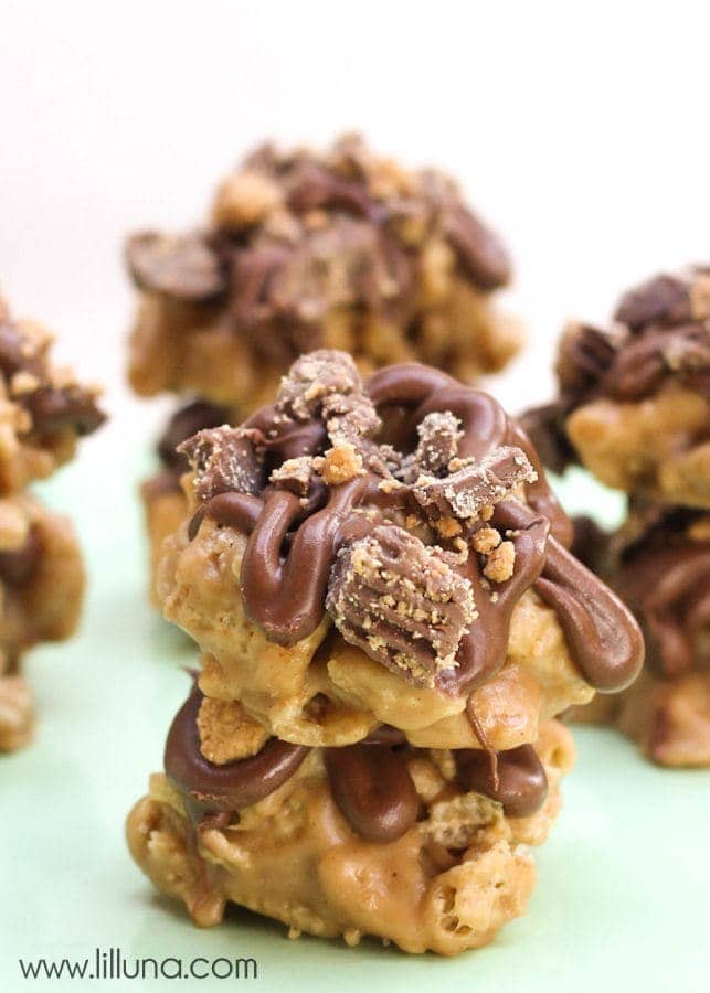 Our new favorite treat - Chex Scotcharoos! So good and so simple! { lilluna.com } Recipe includes chex cereal, peanut butter, chocolate chips, butterscotch chips, and chopped reeses.