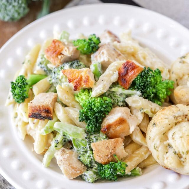 Chicken Broccoli Alfredo {Easy + Cheesy} Lil' Luna