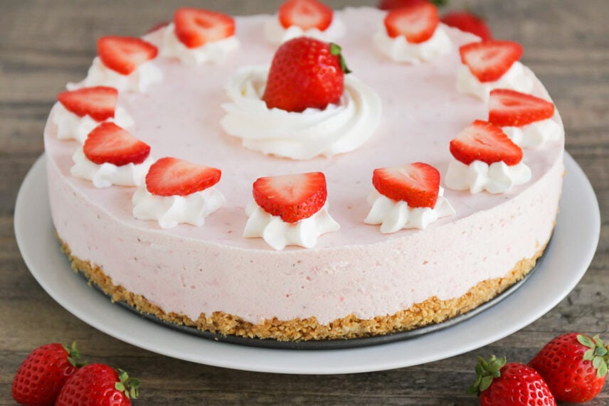 Frozen Strawberry Dessert {with Graham Cracker Crust!} Lil' Luna
