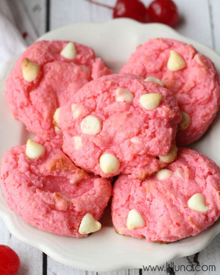 gooey white chocolate cherry chip cookies 3