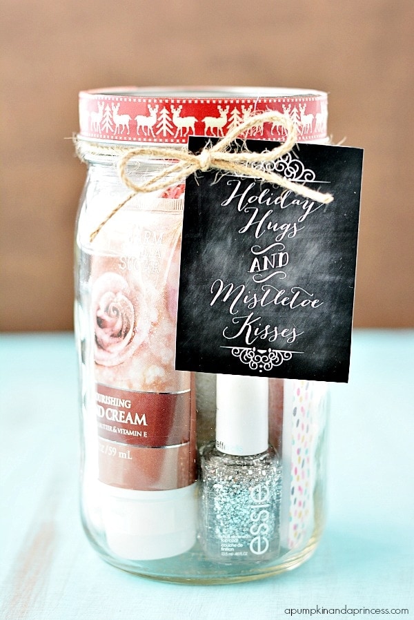 ADORABLE Pedi in a Jar Gift Idea - perfect for Christmas! All the things a girl loves in a cute jar with FREE tag.