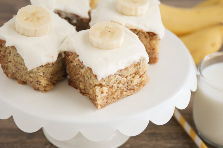 Frosted Banana Bars {with Cream Cheese Frosting} | Lil' Luna