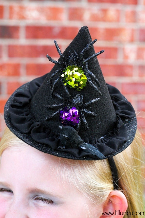 DIY Witch Hat Tutorial on { lilluna.com }