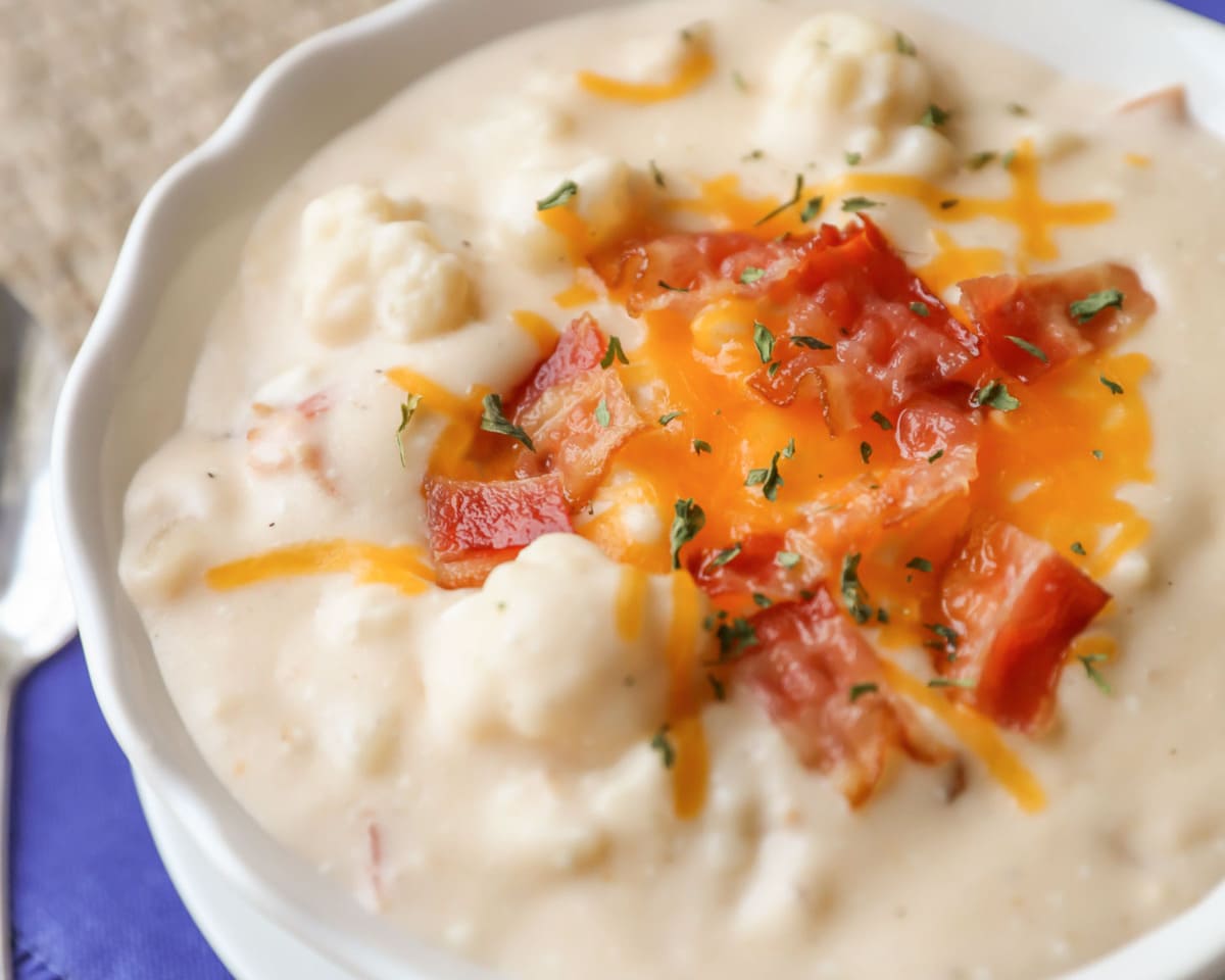 Cheesy Cauliflower Soup