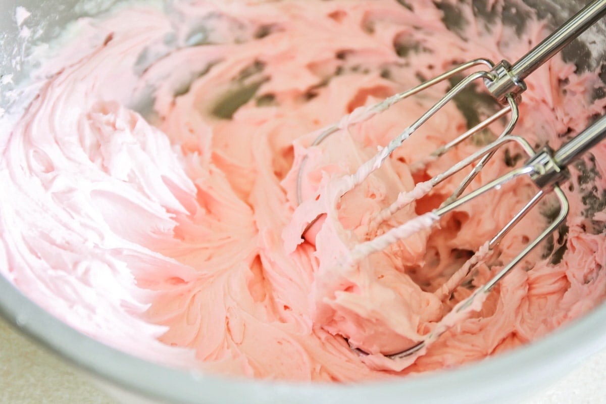 Pink buttercream frosting for no roll sugar cookies