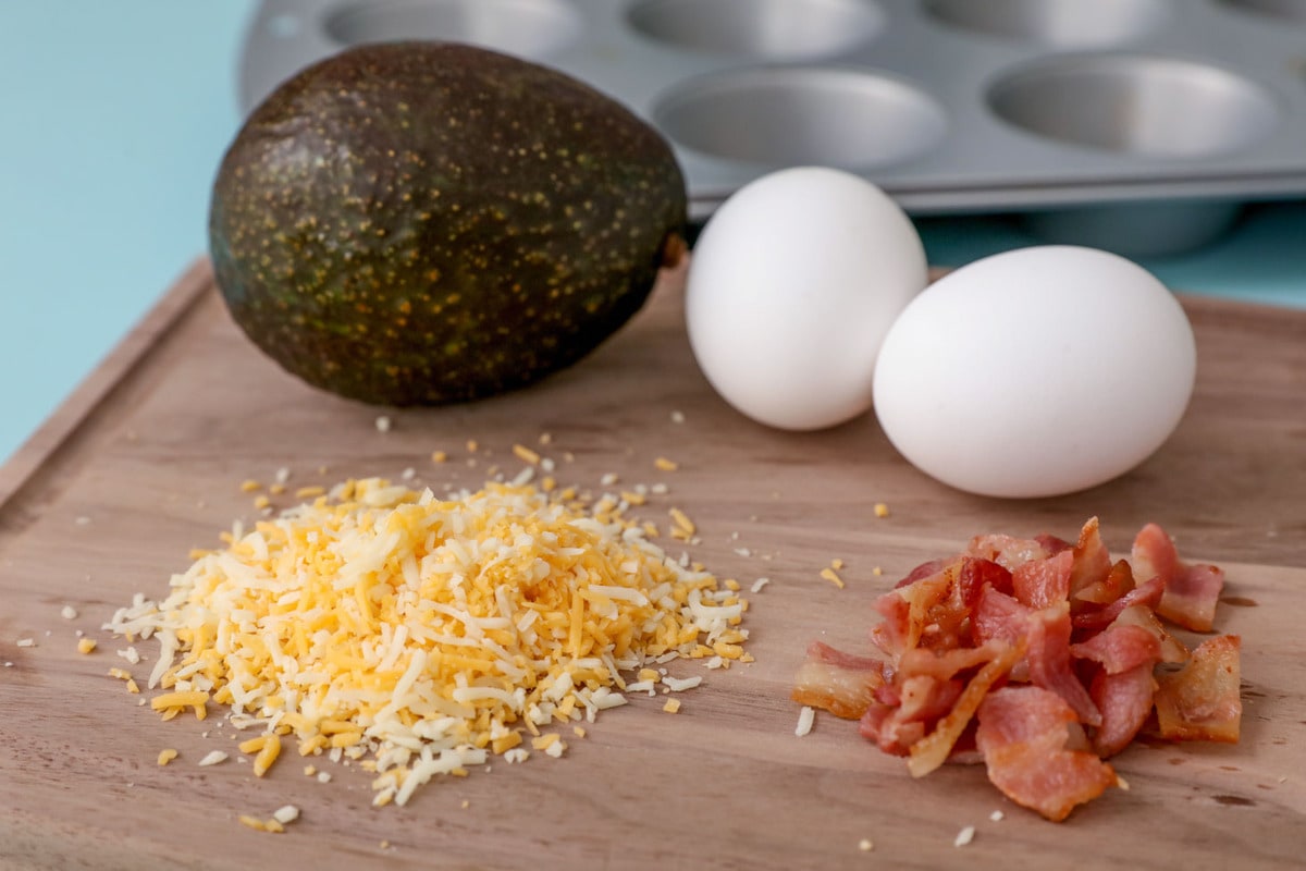 Avocado bacon eggs ingredients