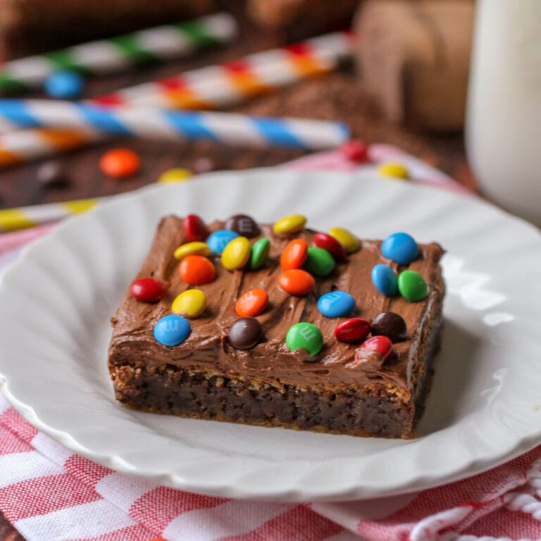 Brownies with Chocolate Buttercream Frosting {DELISH} Lil' Luna