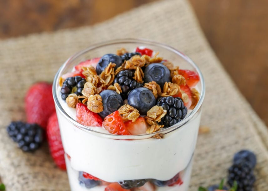 Yogurt Parfait {Quick + Easy 5 Minute Breakfast} | Lil' Luna