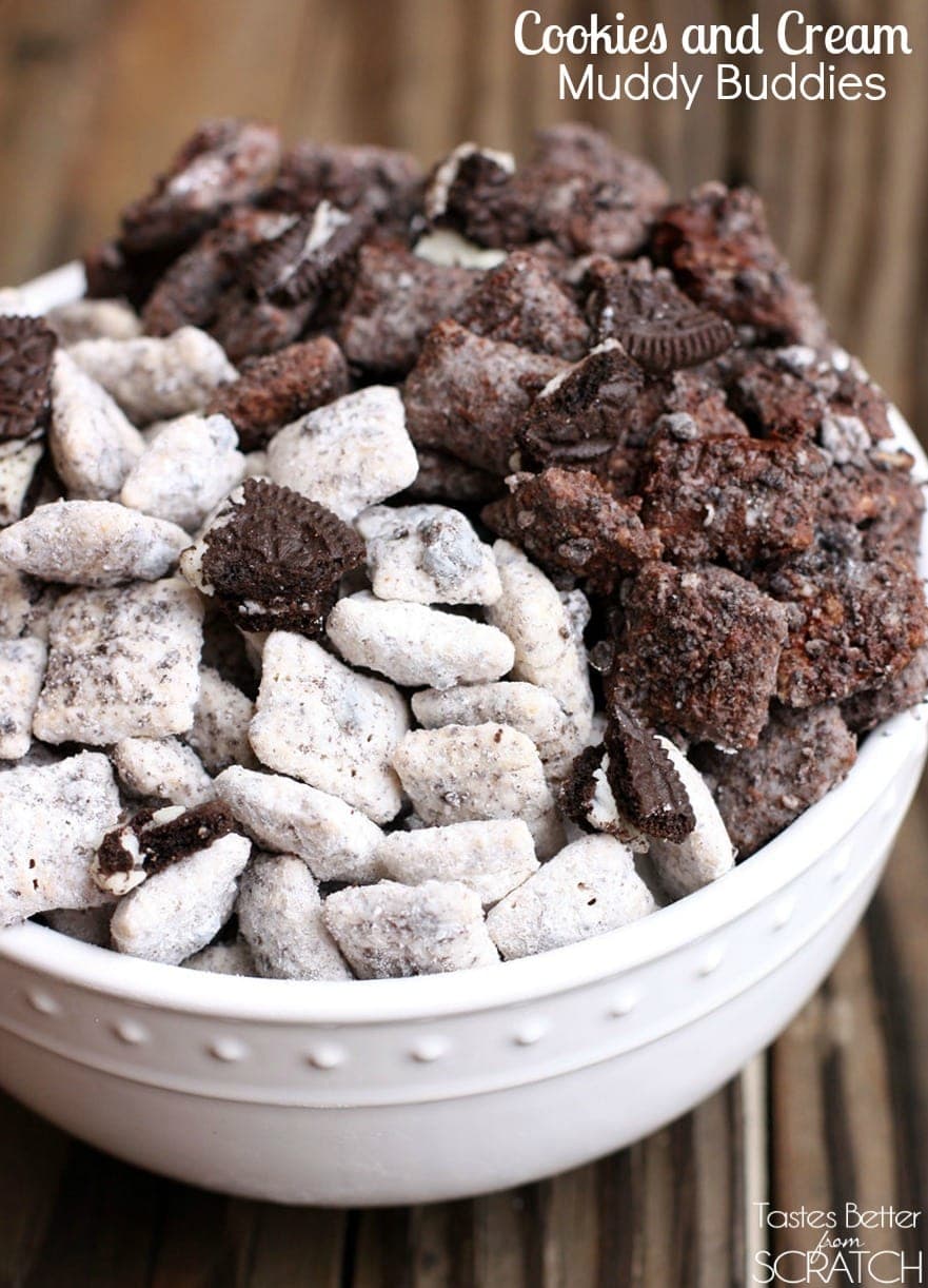 Cookies and Cream Muddy Buddies in a white bowl