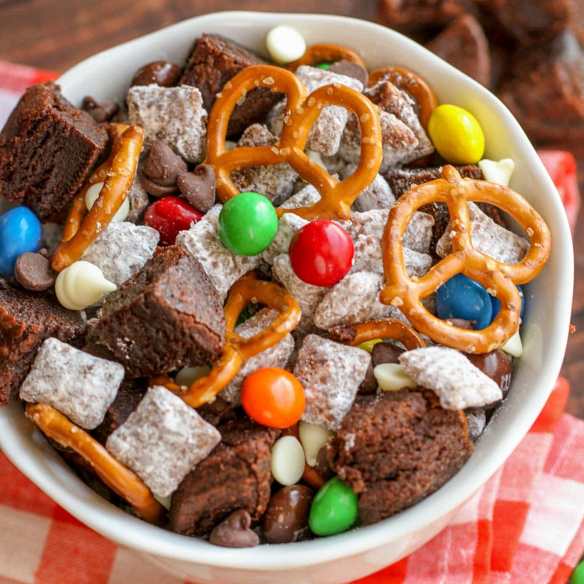 brownie puppy chow mix in a white bowl