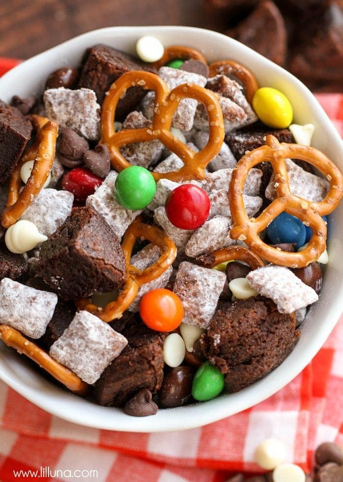 Brownie Puppy Chow Mix