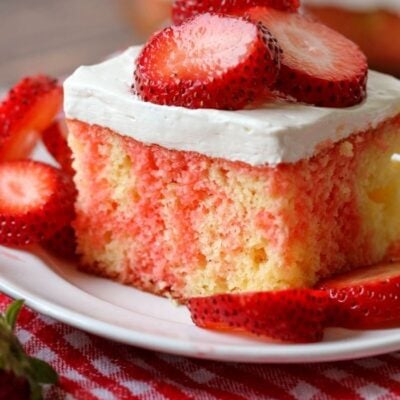Strawberry Shortcake Poke Cake (+VIDEO) | Lil' Luna