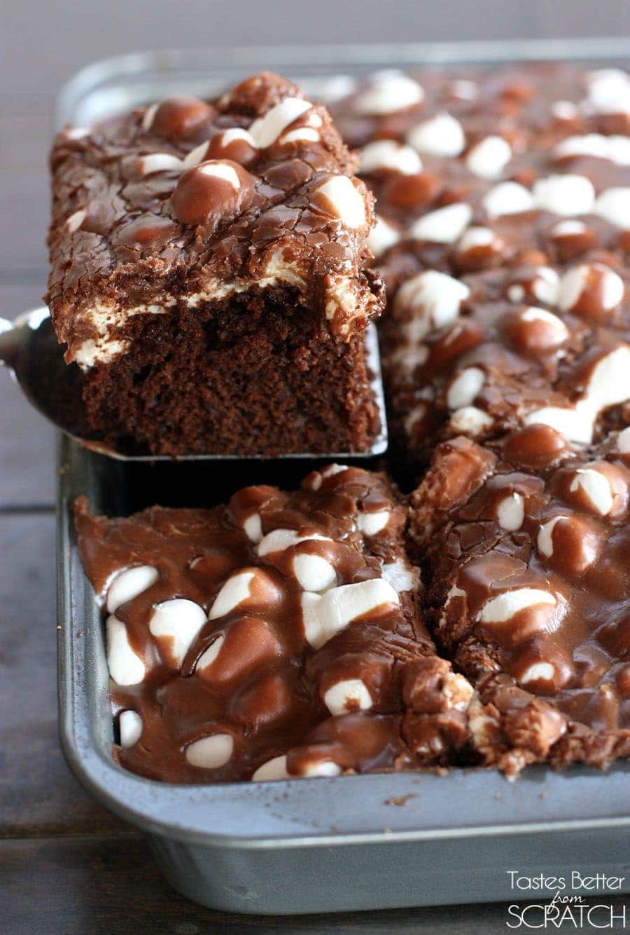 Cutting a slice of Mississippi mud cake