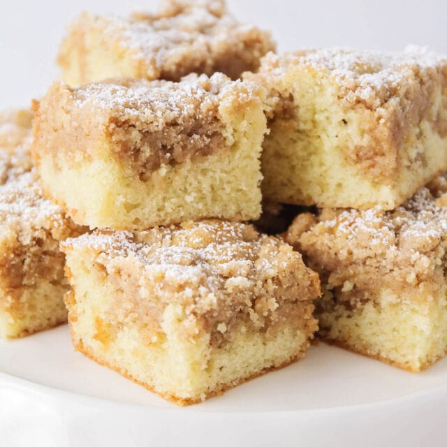 New York-Style Crumb Cake | Lil' Luna