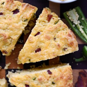Bacon Cheddar Jalapeno Cornbread | FiveHeartHome.com for LilLuna.com