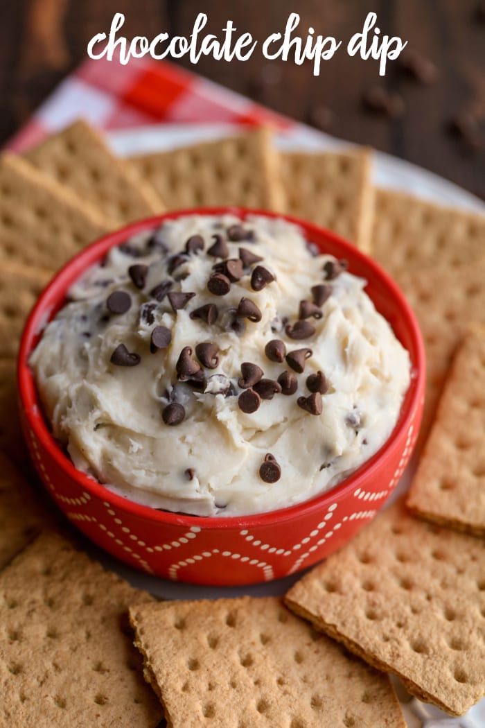 chocolate chip dip with graham crackers