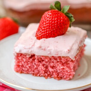 Strawberry Sheet Cake {with Strawberry Frosting!} | Lil' Luna