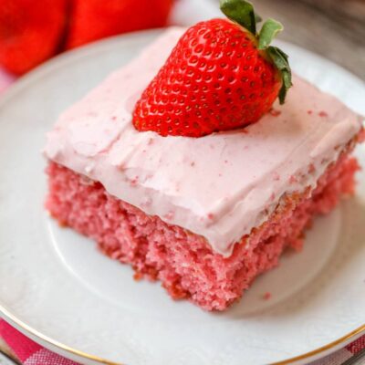 Strawberry Sheet Cake {with Strawberry Frosting!} | Lil' Luna