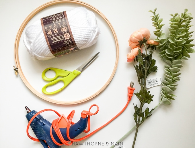 Embroidery Hoop Wreath Tutorial