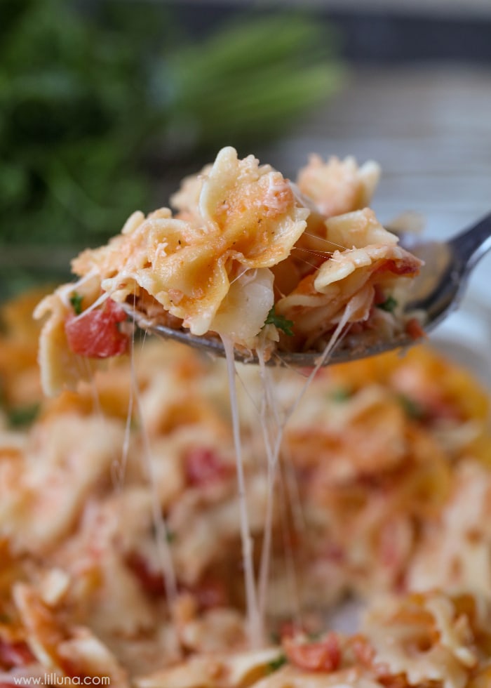 Cheesy Bowtie Pasta Bake - Lil' Luna