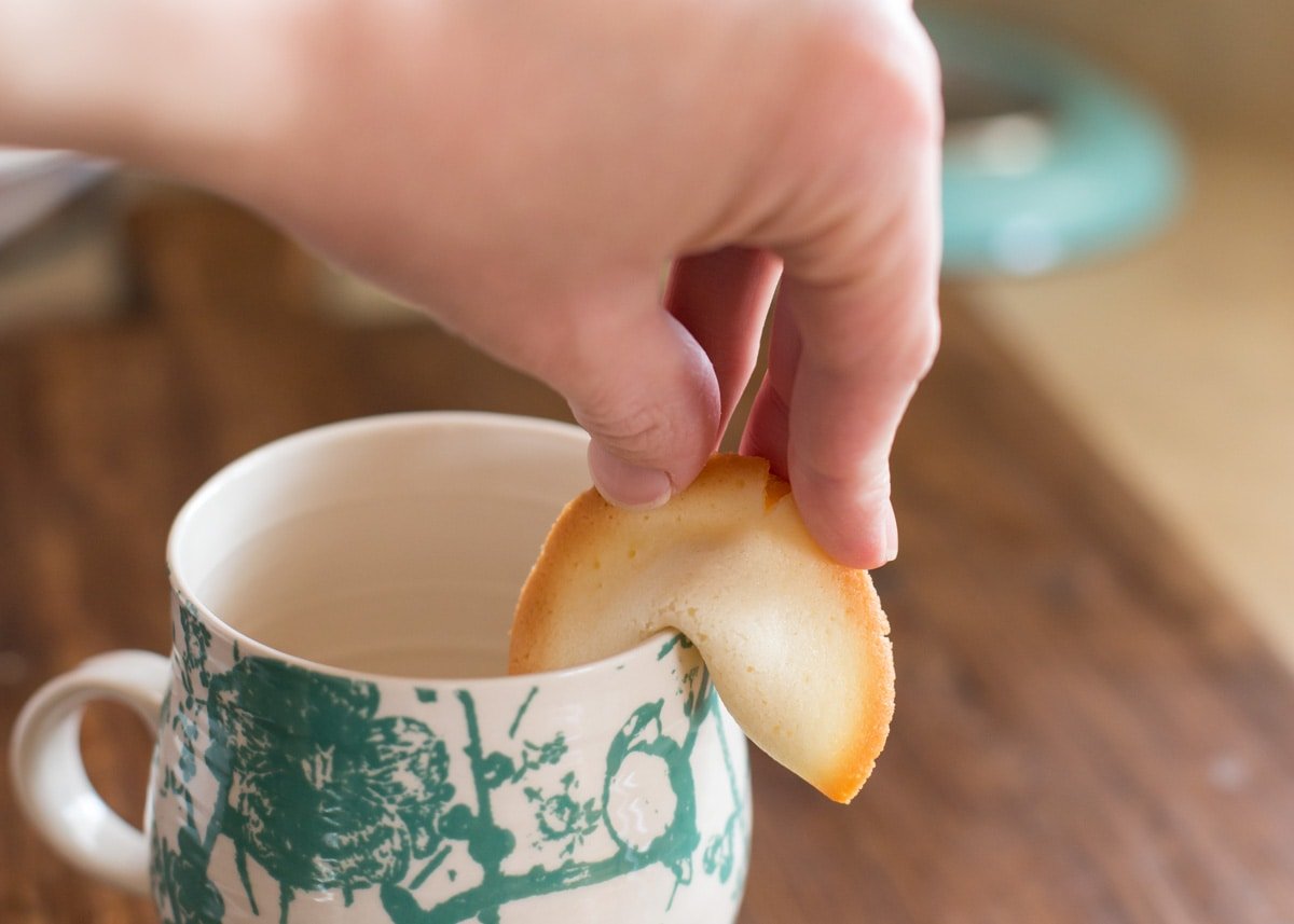 How to make fortune cookies by using the edge of a cup to shape it