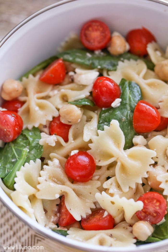 Greek Pasta Salad - Lil' Luna