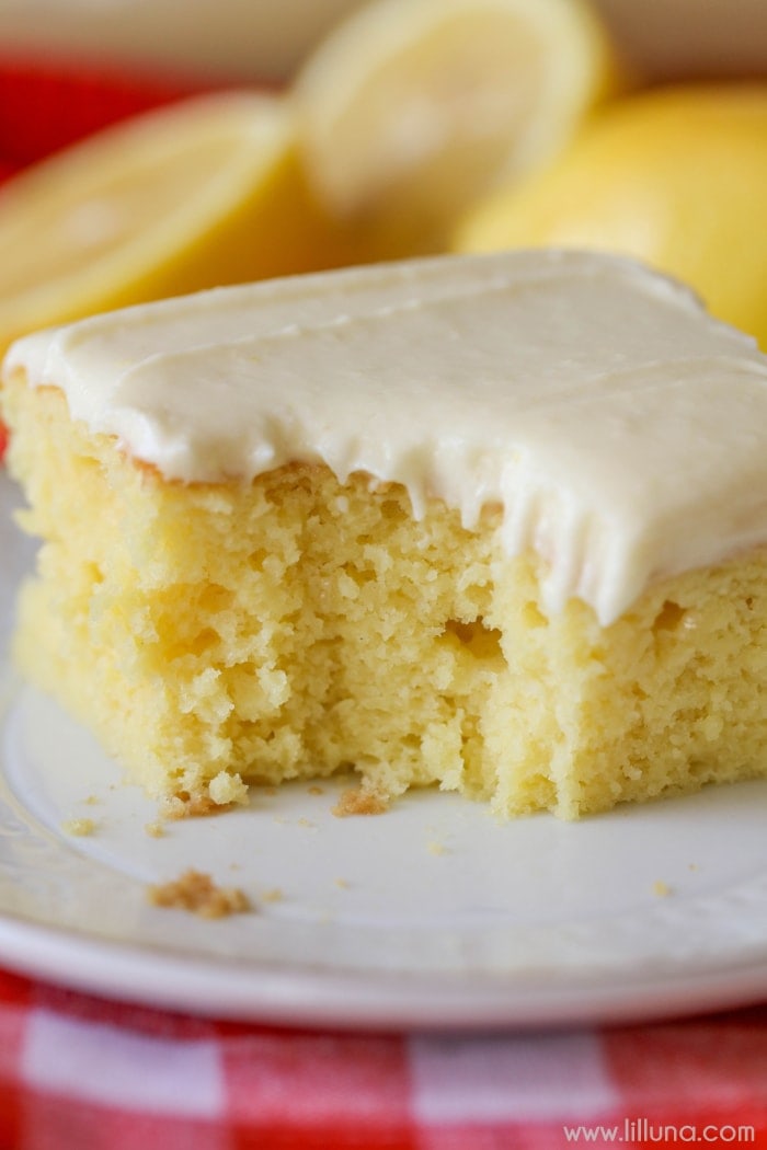 Lemon Sheet Cake with Lemon Frosting (+VIDEO) Lil' Luna