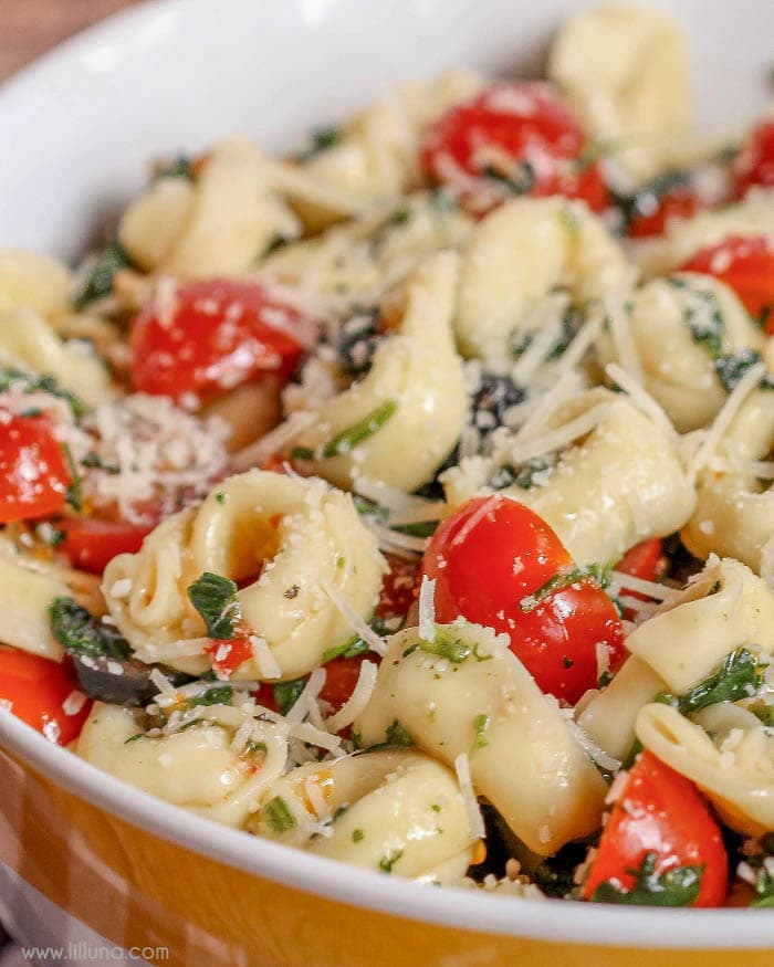 Spinach and Tortellini Salad - Lil' Luna