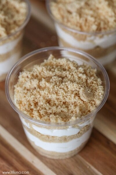 Sand Pudding Cups {Easy Beach Parfait} | Lil' Luna