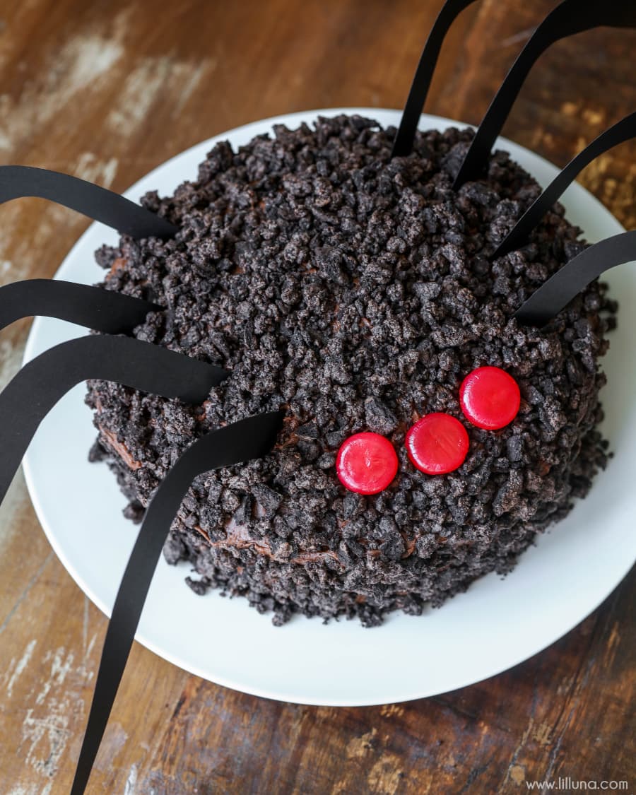 Halloween desserts - Chocolate Oreo spider cake with red candy eyes.