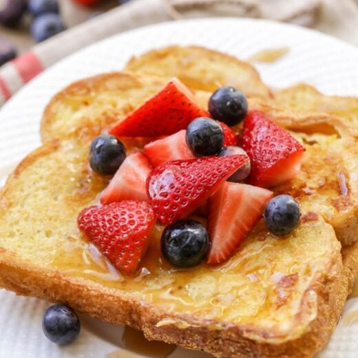 Eggnog French Toast {Perfect for Holiday Mornings!} | Lil' Luna