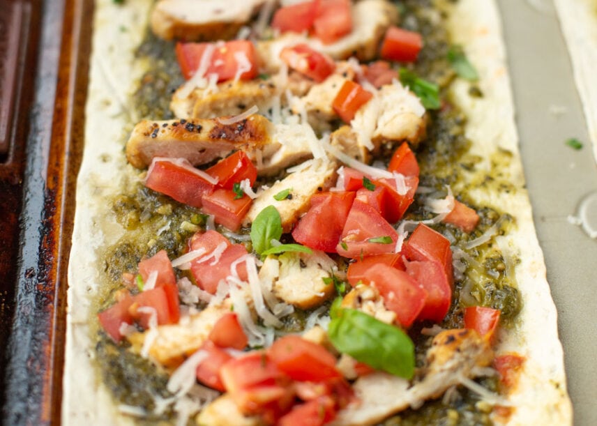 Healthy Flatbread Pizzas {Pesto + Buffalo Chicken Versions} Lil' Luna