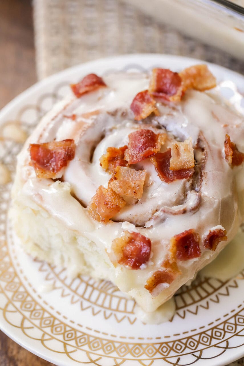 Maple Bacon Cinnamon Rolls { Maple Glaze} Lil Luna