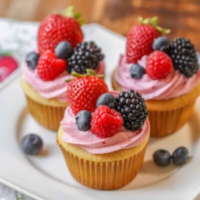 Berry Buttercream Frosting {With Fresh Berries} | Lil' Luna